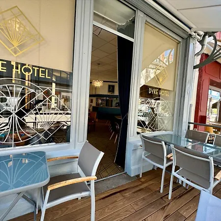 Dyke Hotel 2*