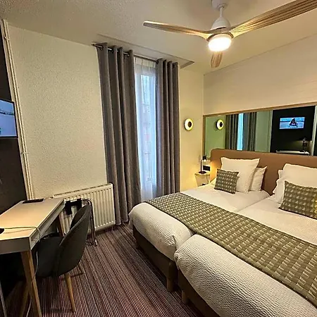 Dyke Hotel 2*