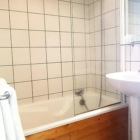 Dyke Hotel 2*